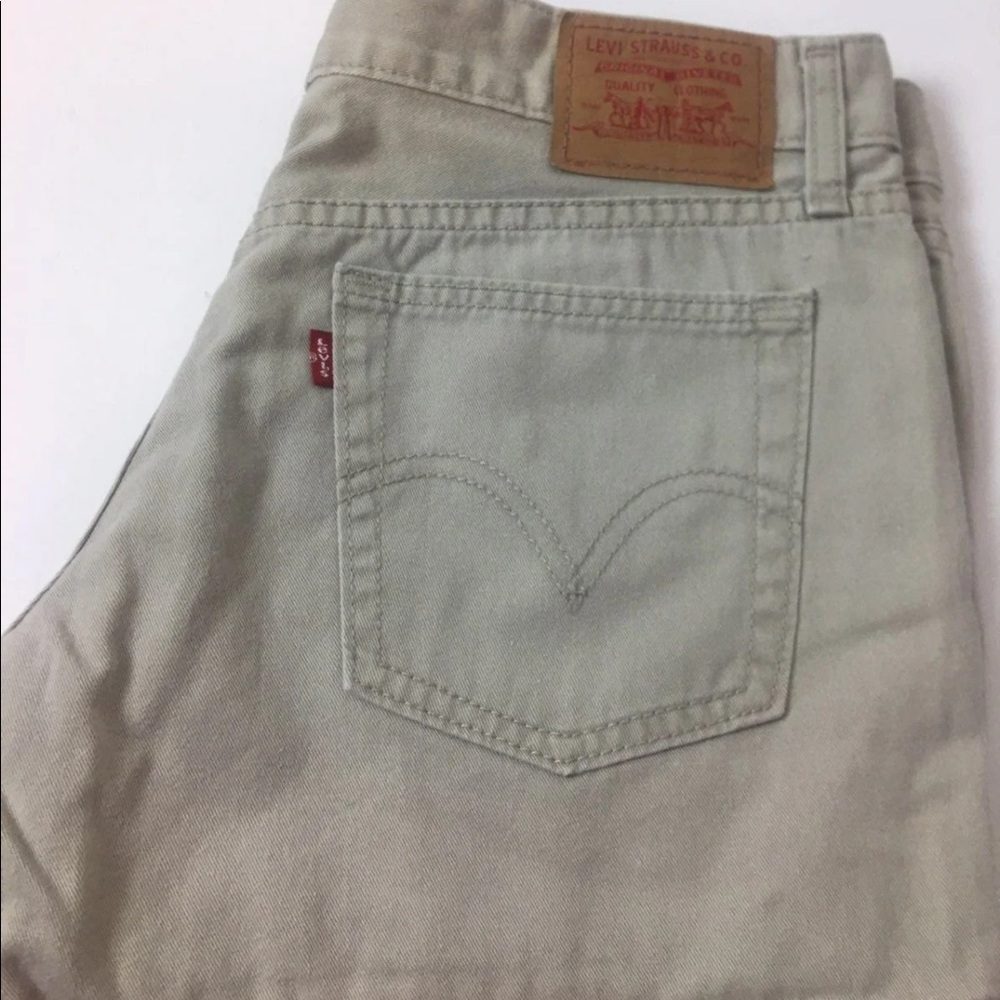 Levi’s shorts - Picture 2 of 4